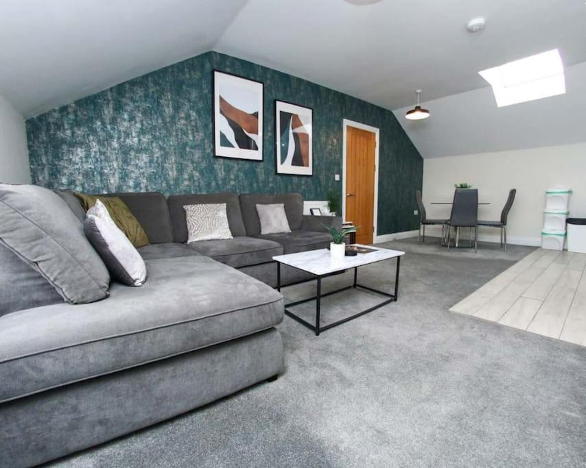 Luxe Living Guest House-Sleeps 6-Private Parking-Free Wifi-Beach-City Swansea Buitenkant foto