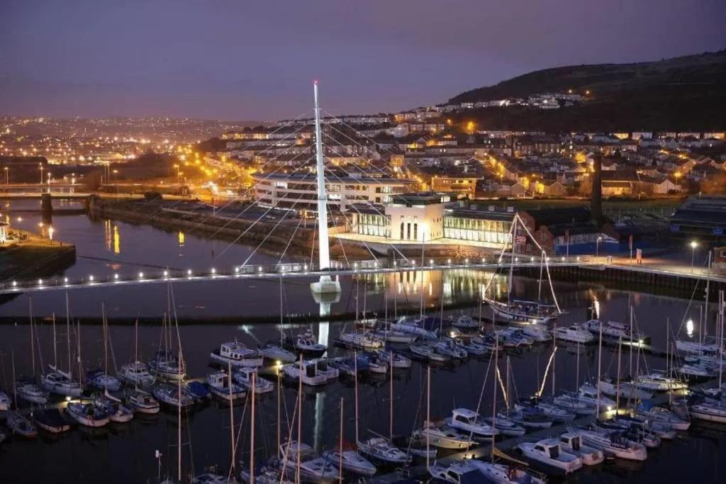 Luxe Living Guest House-Sleeps 6-Private Parking-Free Wifi-Beach-City Swansea Buitenkant foto